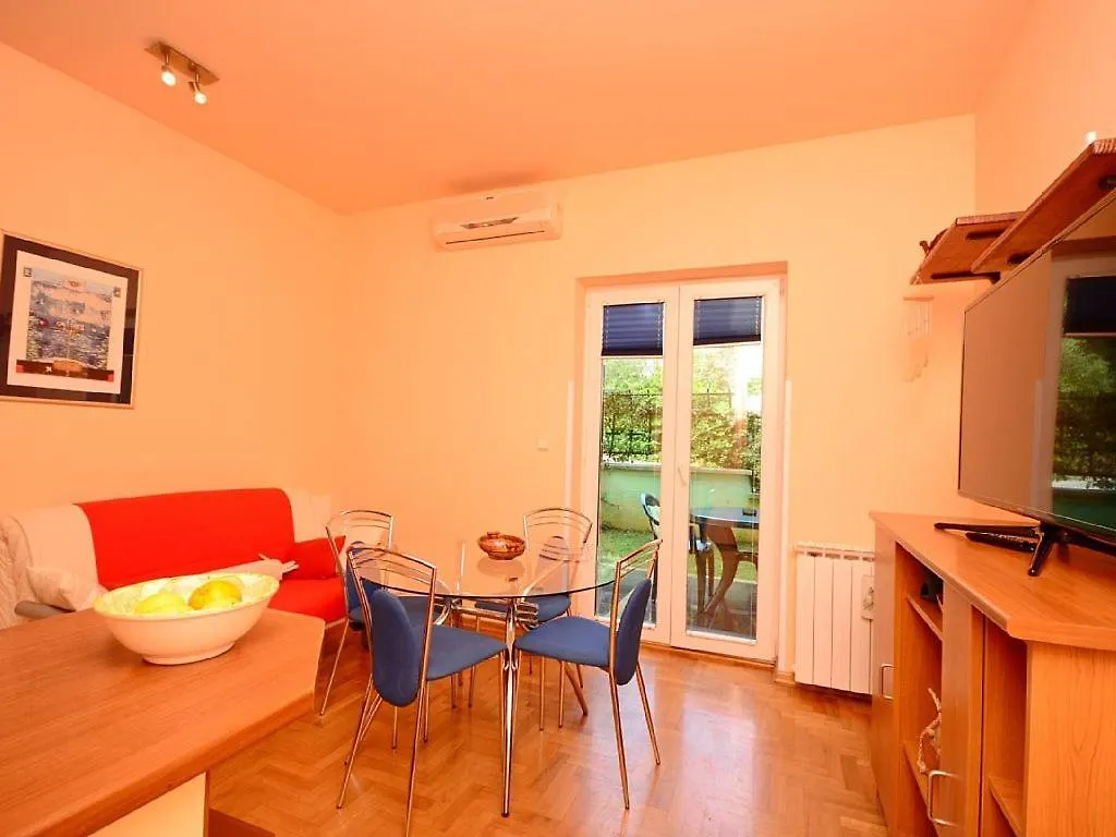 Apartment Blazenka 1154 Pula 0*,